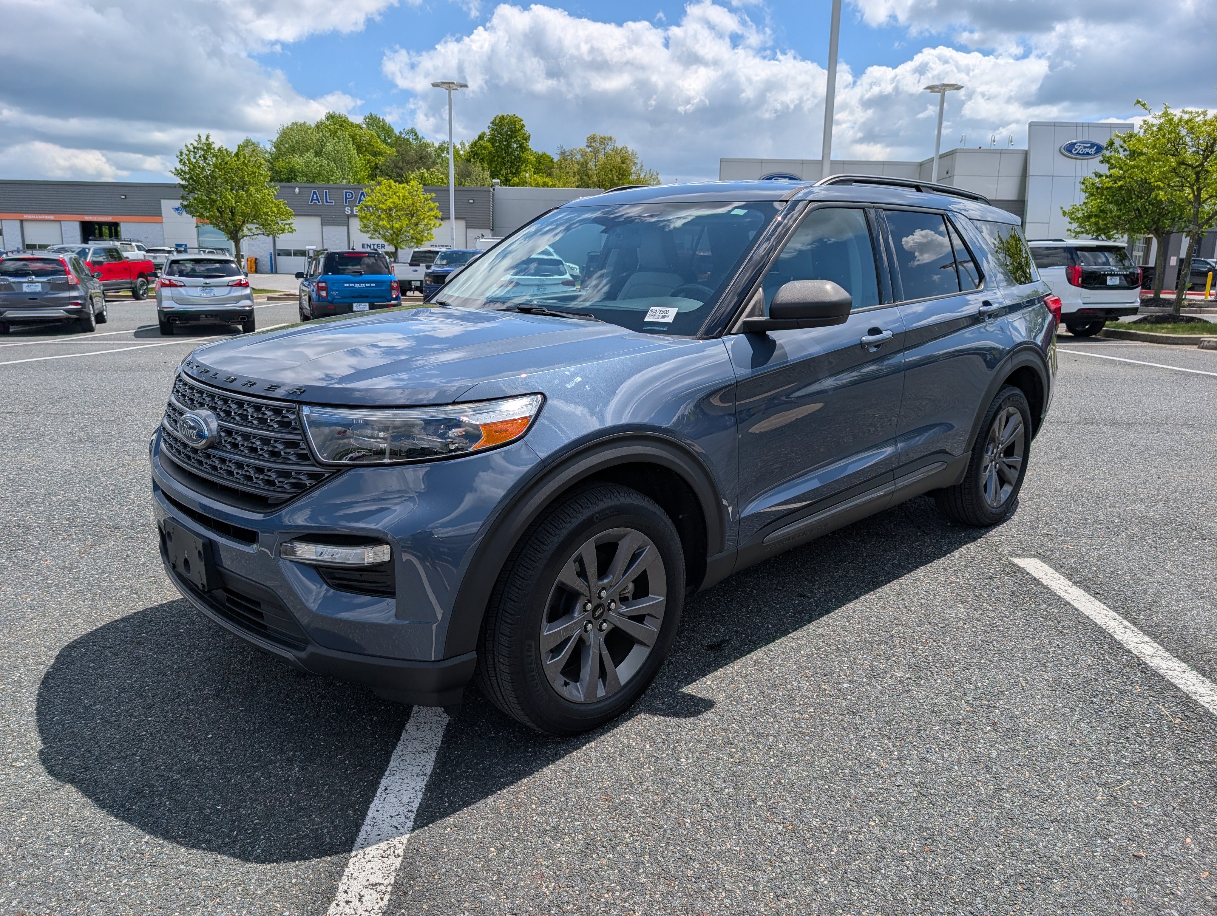 Certified 2021 Ford Explorer XLT w/ Equipment Group 202A AWD/4WD image 7