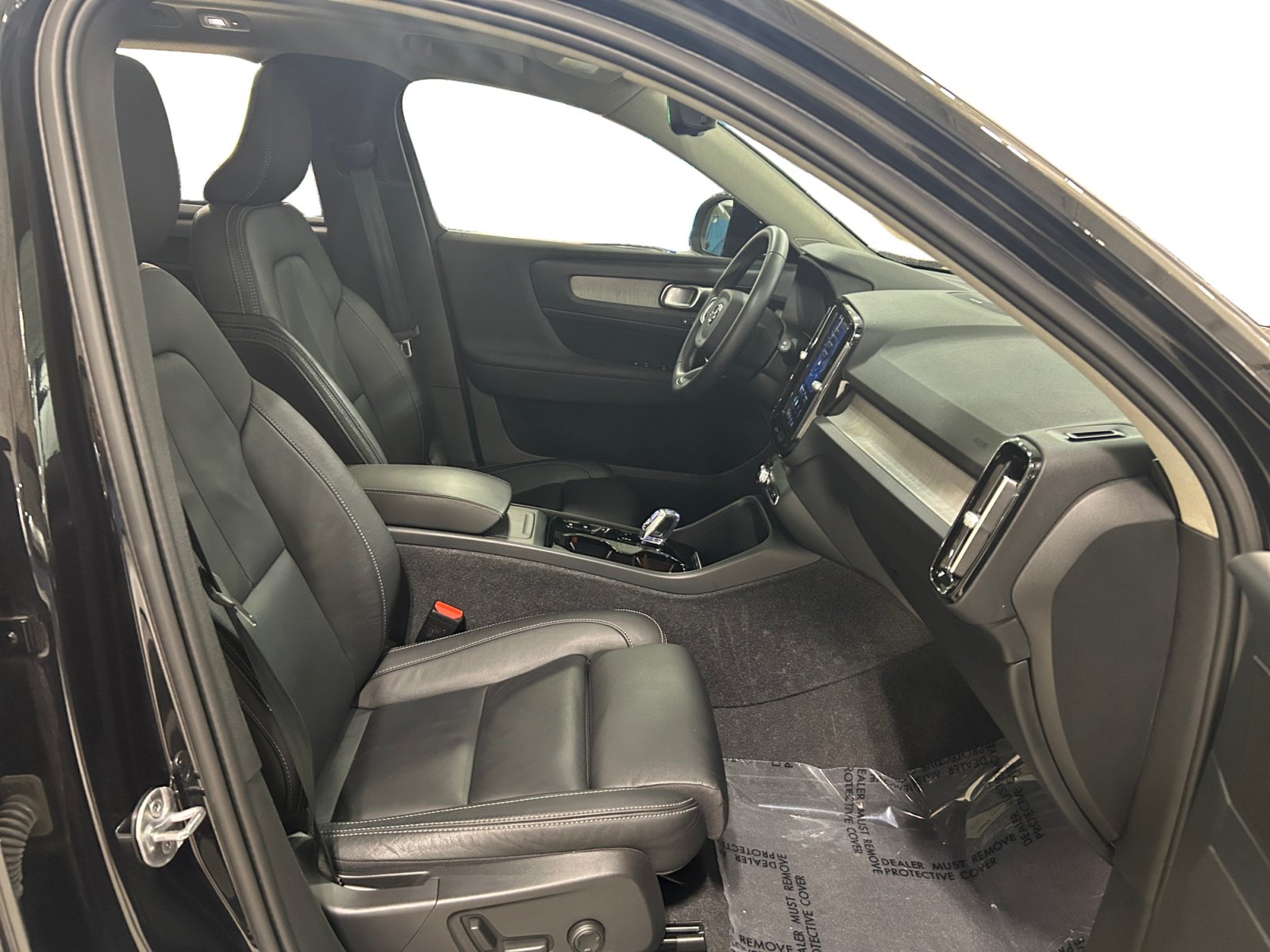 Used 2023 Volvo XC40 B5 Ultimate w/ Protection Package Premier AWD/4WD image 15