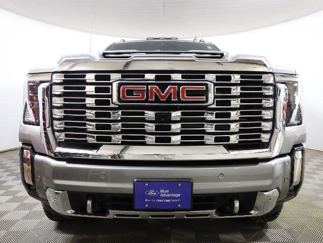 Used 2024 GMC Sierra 3500 Denali w/ Denali Reserve Package image 7