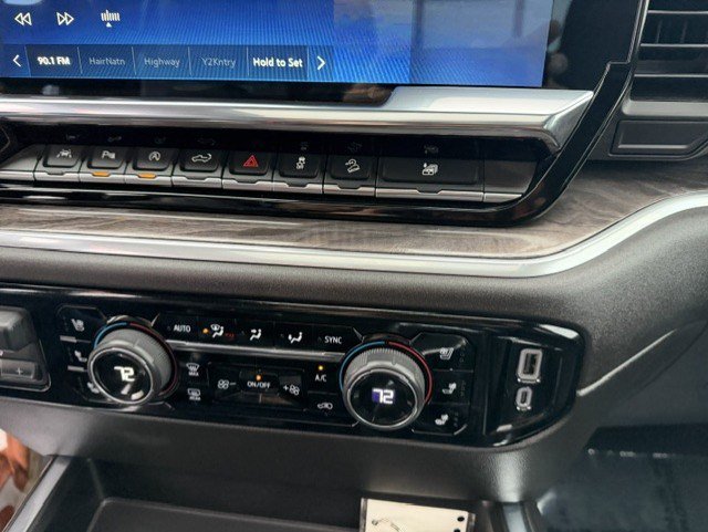 Used 2025 Chevrolet Silverado 1500 LTZ w/ LTZ Premium Package AWD/4WD image 28