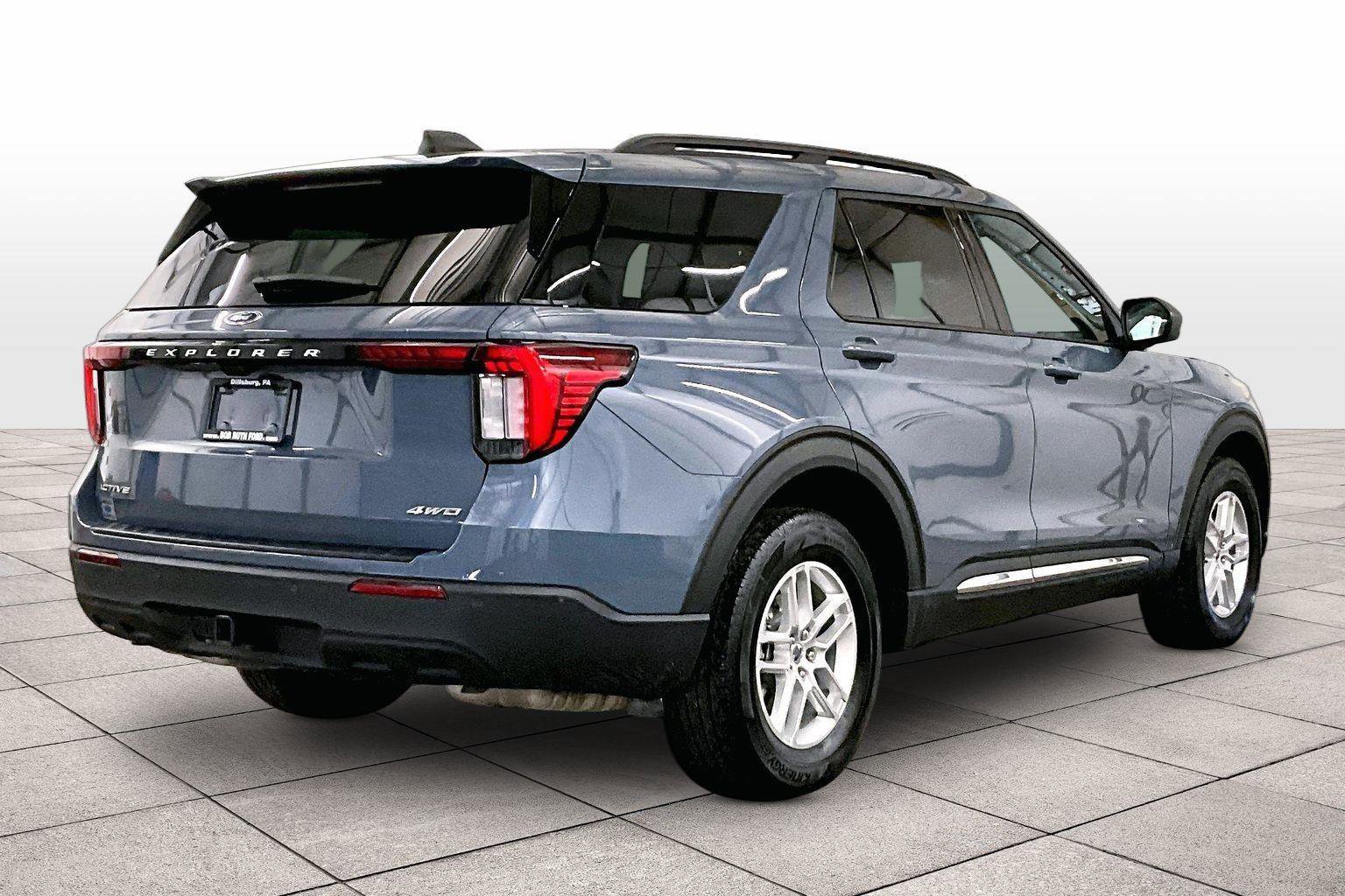 Certified 2025 Ford Explorer Active image 11