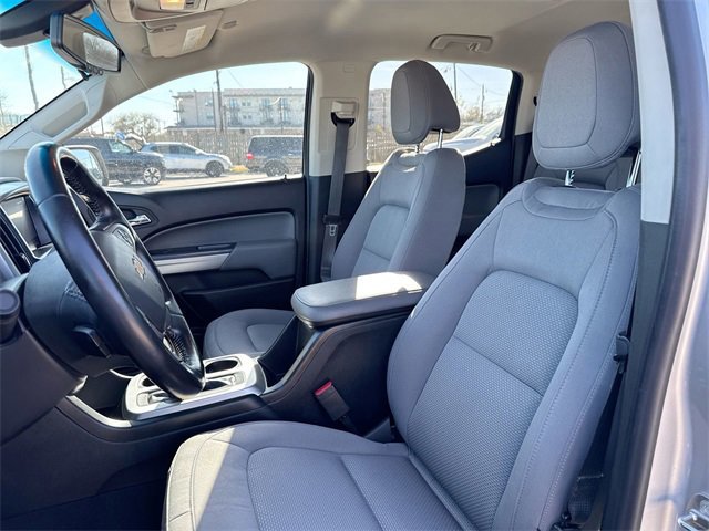 Used 2020 Chevrolet Colorado LT w/ Colorado RST Special Edition image 18