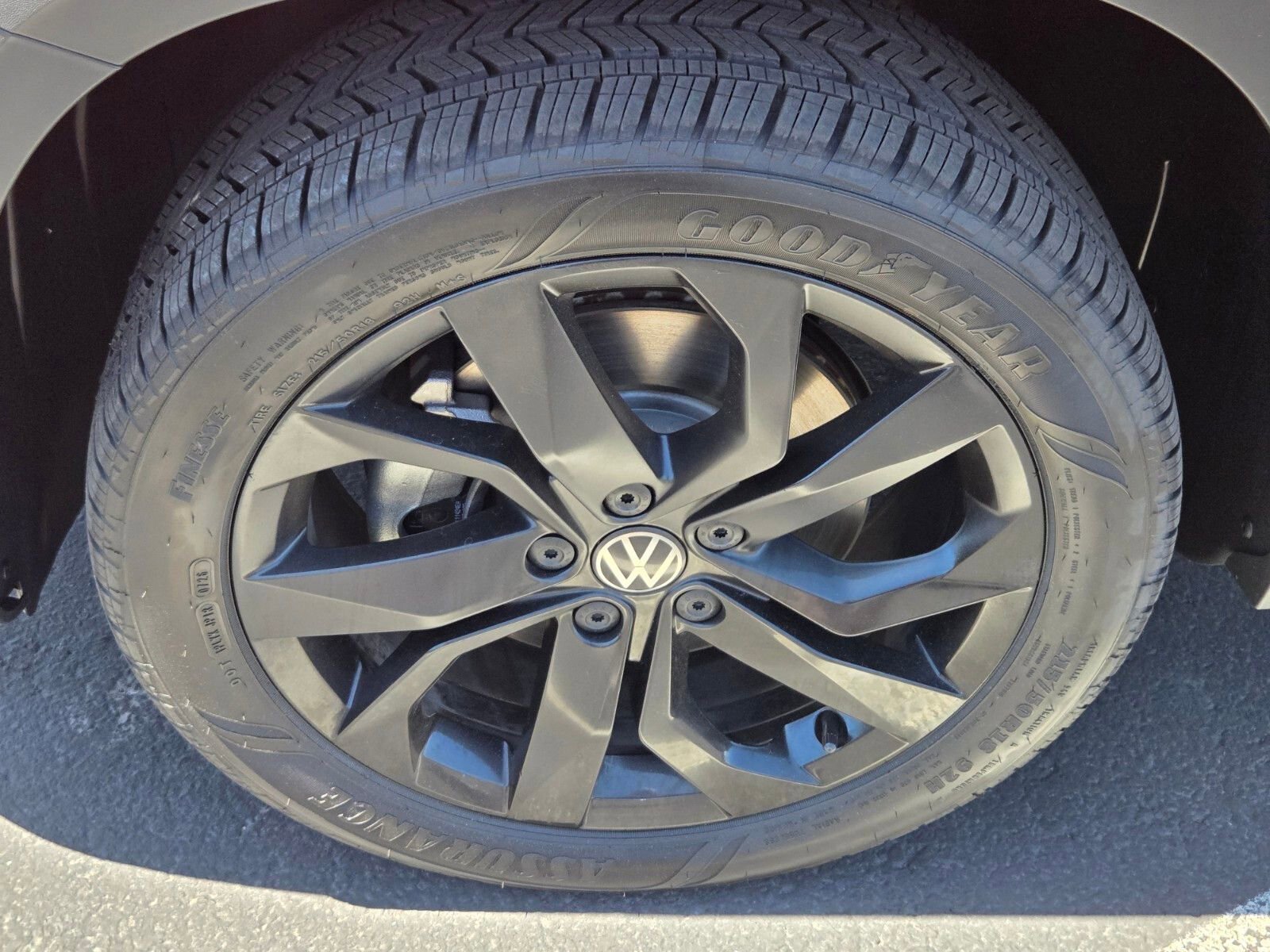 Used 2022 Volkswagen Taos SE FWD image 9