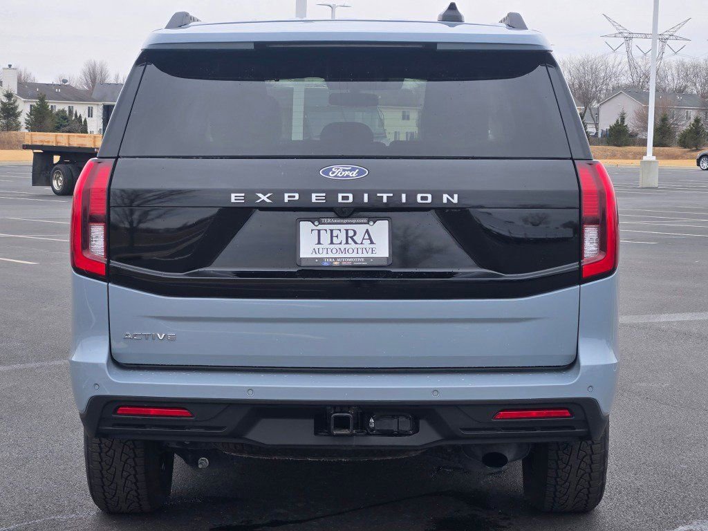 Certified 2025 Ford Expedition Active image 16