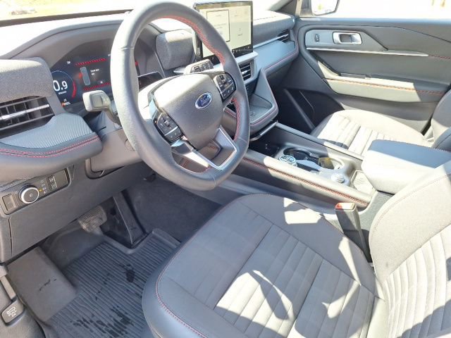 Certified 2025 Ford Explorer ST-Line w/ Premium Package image 17