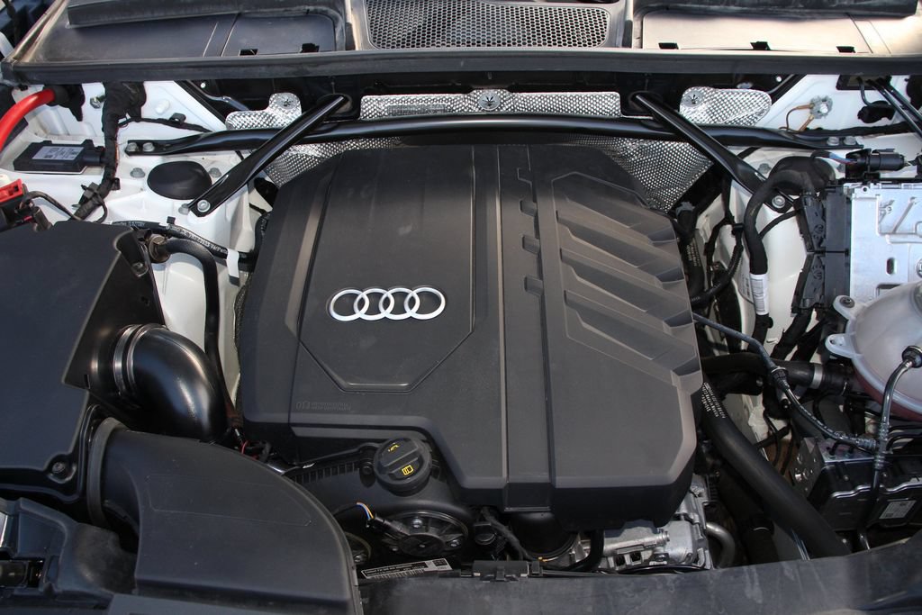 Used 2023 Audi Q5 2.0T Premium w/ Convenience Package AWD/4WD image 29
