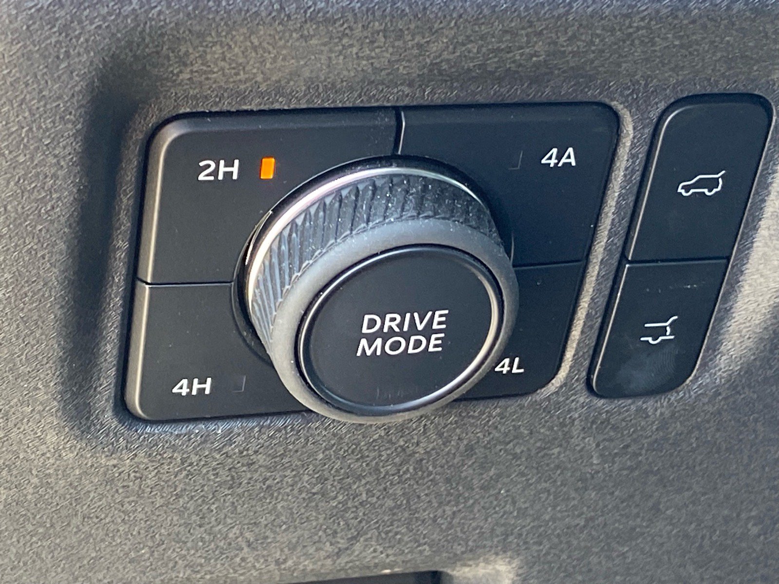 Certified 2025 Ford Expedition Active AWD/4WD image 11