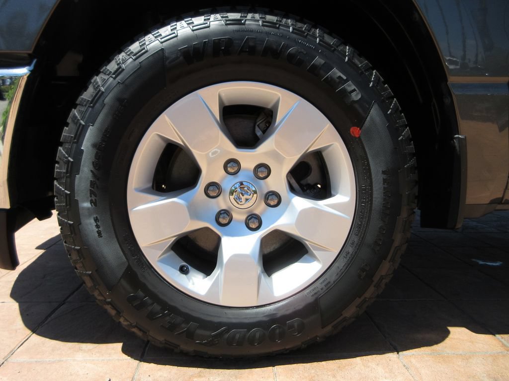 Used 2020 RAM 1500 Big Horn RWD image 9
