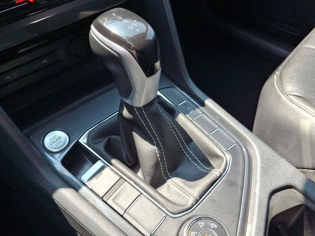 Used 2024 Volkswagen Tiguan SE AWD/4WD image 18