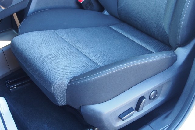 Used 2025 Nissan Rogue SV FWD image 18