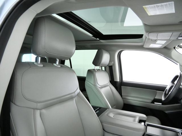 Certified 2025 Ford Expedition Active AWD/4WD image 10