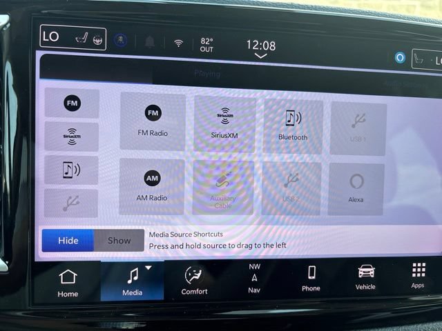 Used 2024 Chrysler Pacifica Limited FWD image 22