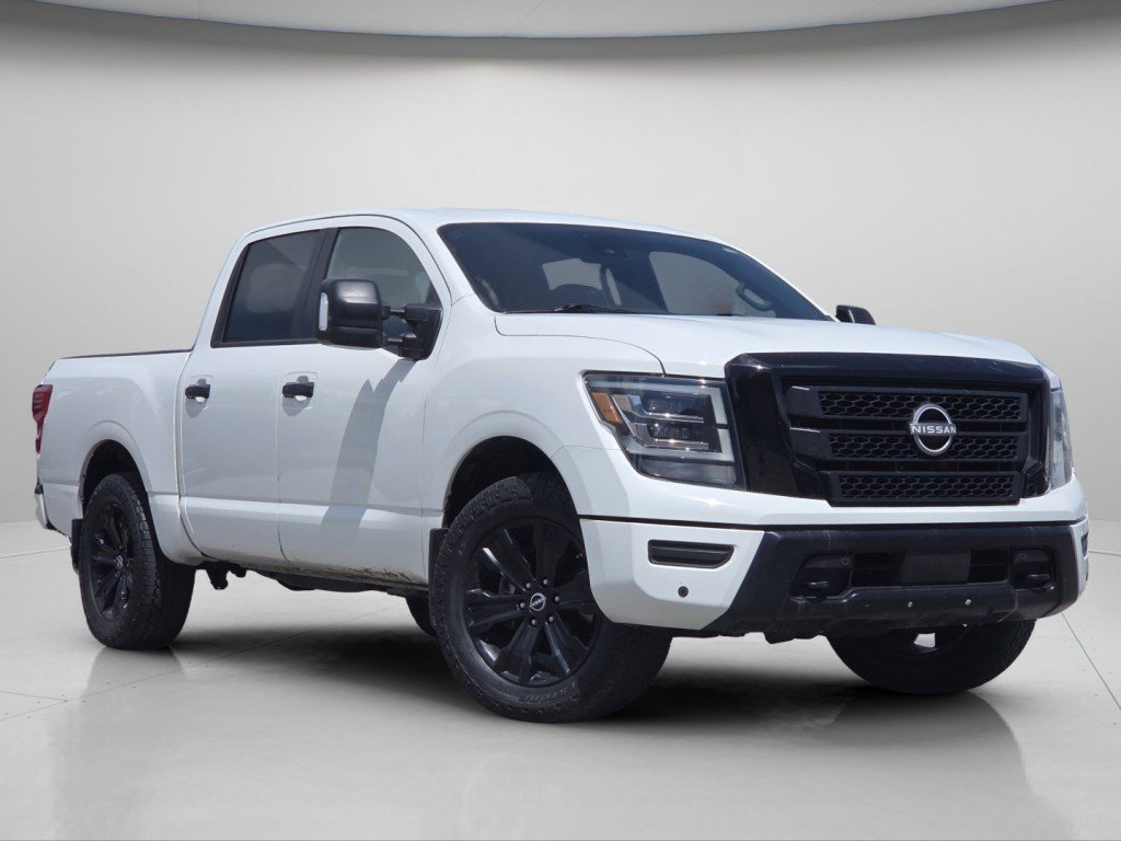Used 2023 Nissan Titan SV w/ SV Convenience Package AWD/4WD image 2