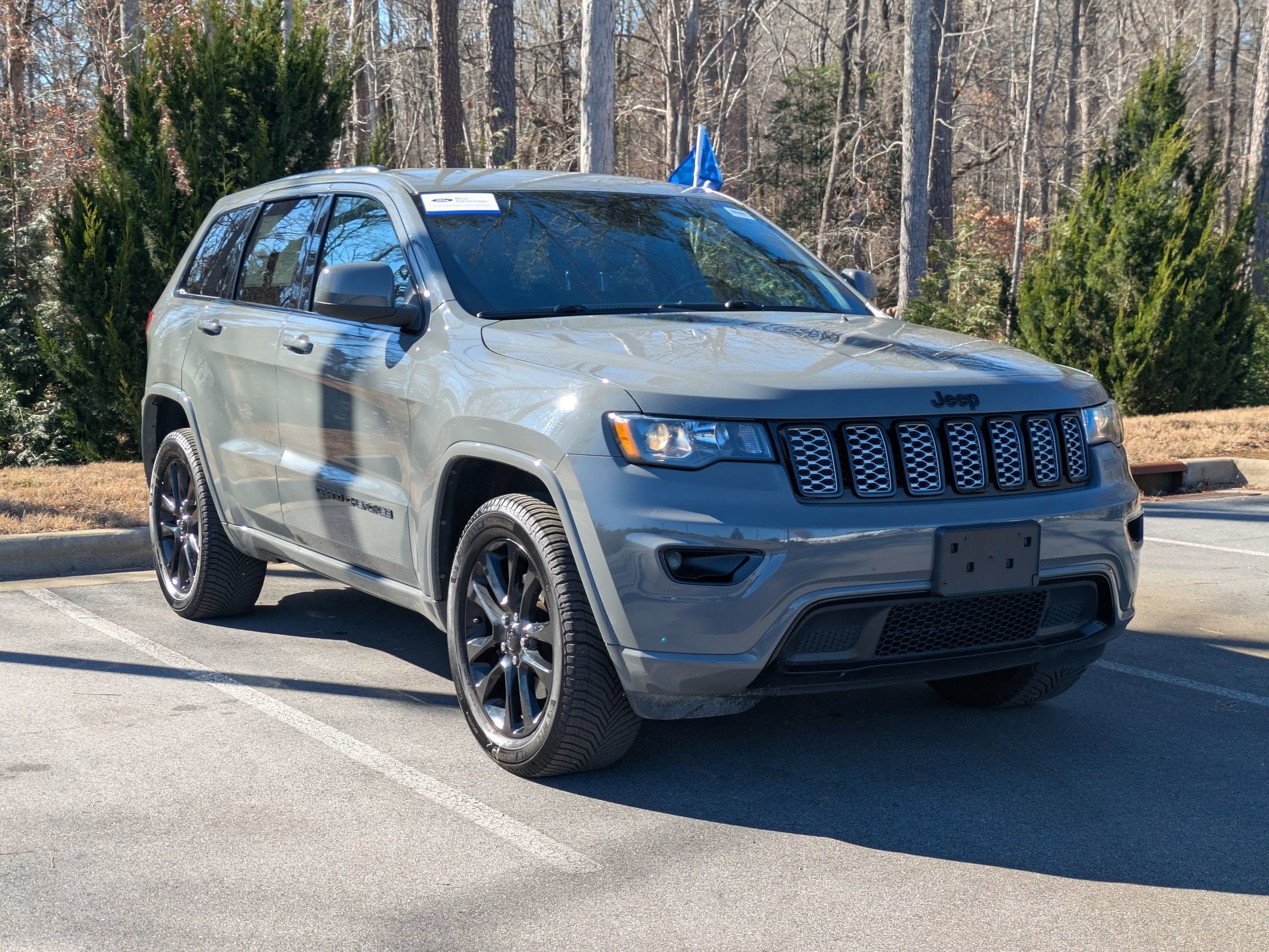 Used 2021 Jeep Grand Cherokee Laredo X image 6