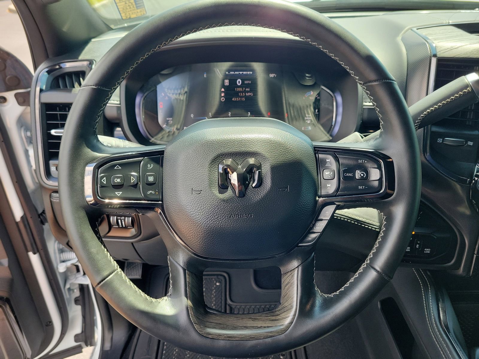 Used 2026 RAM 3500 Limited AWD/4WD image 19