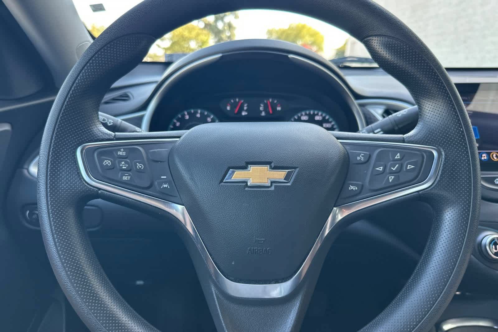 Used 2025 Chevrolet Malibu LT FWD image 23