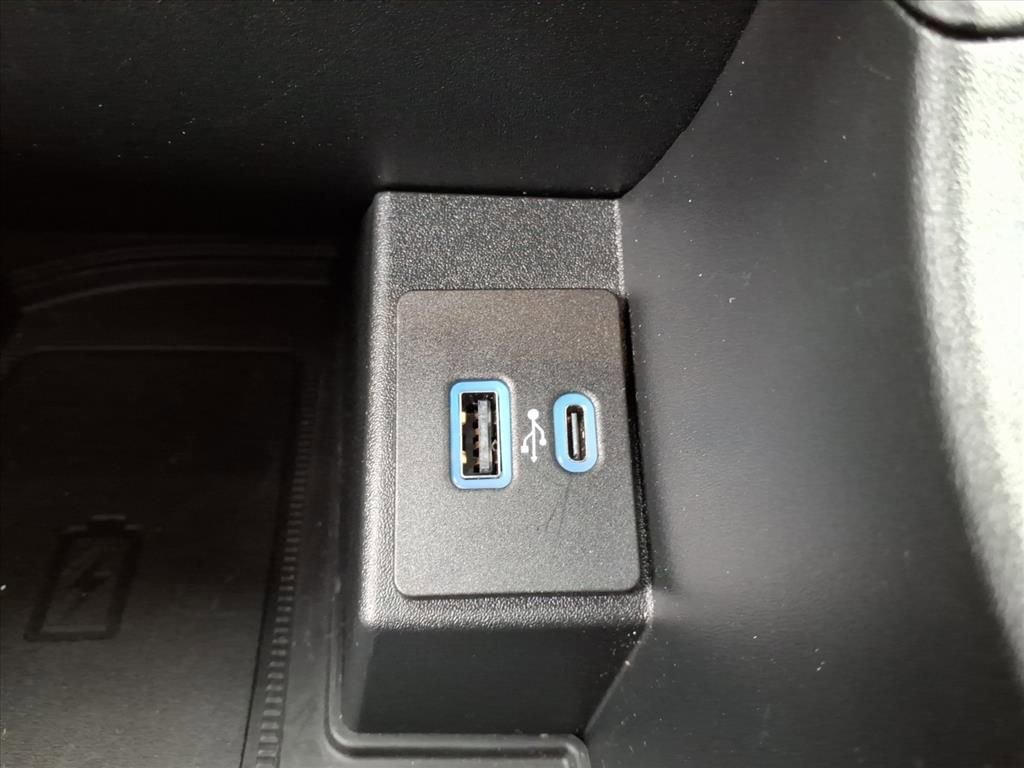 Certified 2024 Ford Edge ST-Line w/ Class II Trailer Tow Package image 14