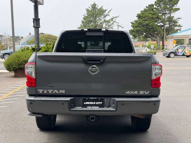 Used 2018 Nissan Titan SV w/ SV Convenience Package AWD/4WD image 6