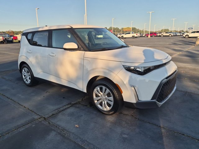 Used 2024 Kia Soul LX FWD image 1