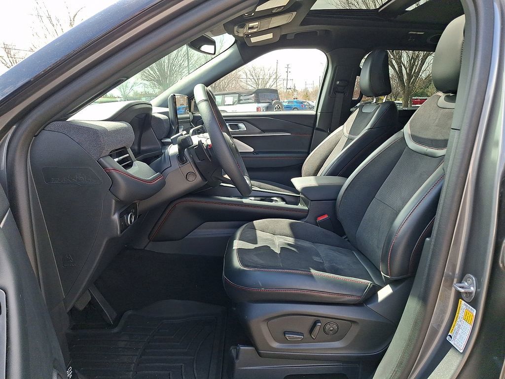 Certified 2025 Ford Explorer ST AWD/4WD image 15