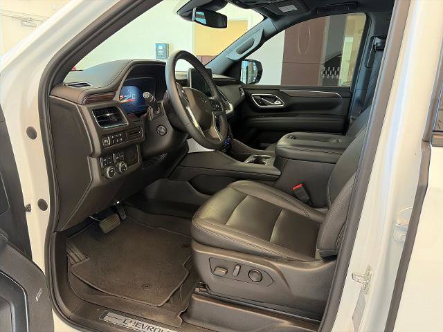 Used 2023 Chevrolet Tahoe Z71 w/ Luxury Package AWD/4WD image 12