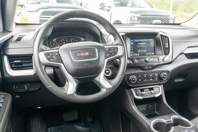 Used 2024 GMC Terrain SLE AWD/4WD image 13