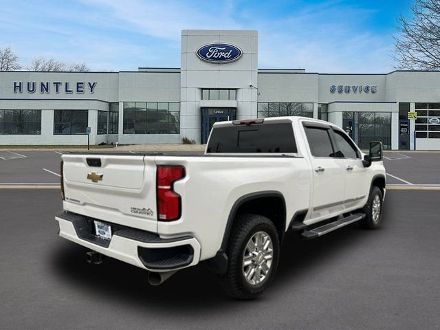 Used 2024 Chevrolet Silverado 2500 High Country w/ High Country Premium Package AWD/4WD image 4