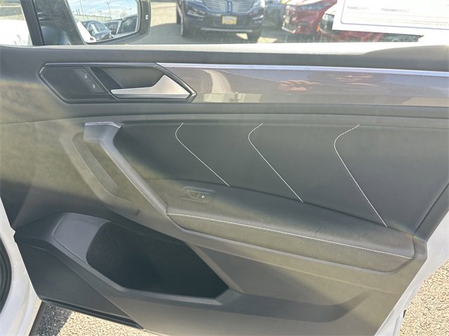 Used 2023 Volkswagen Tiguan SE R-Line image 35