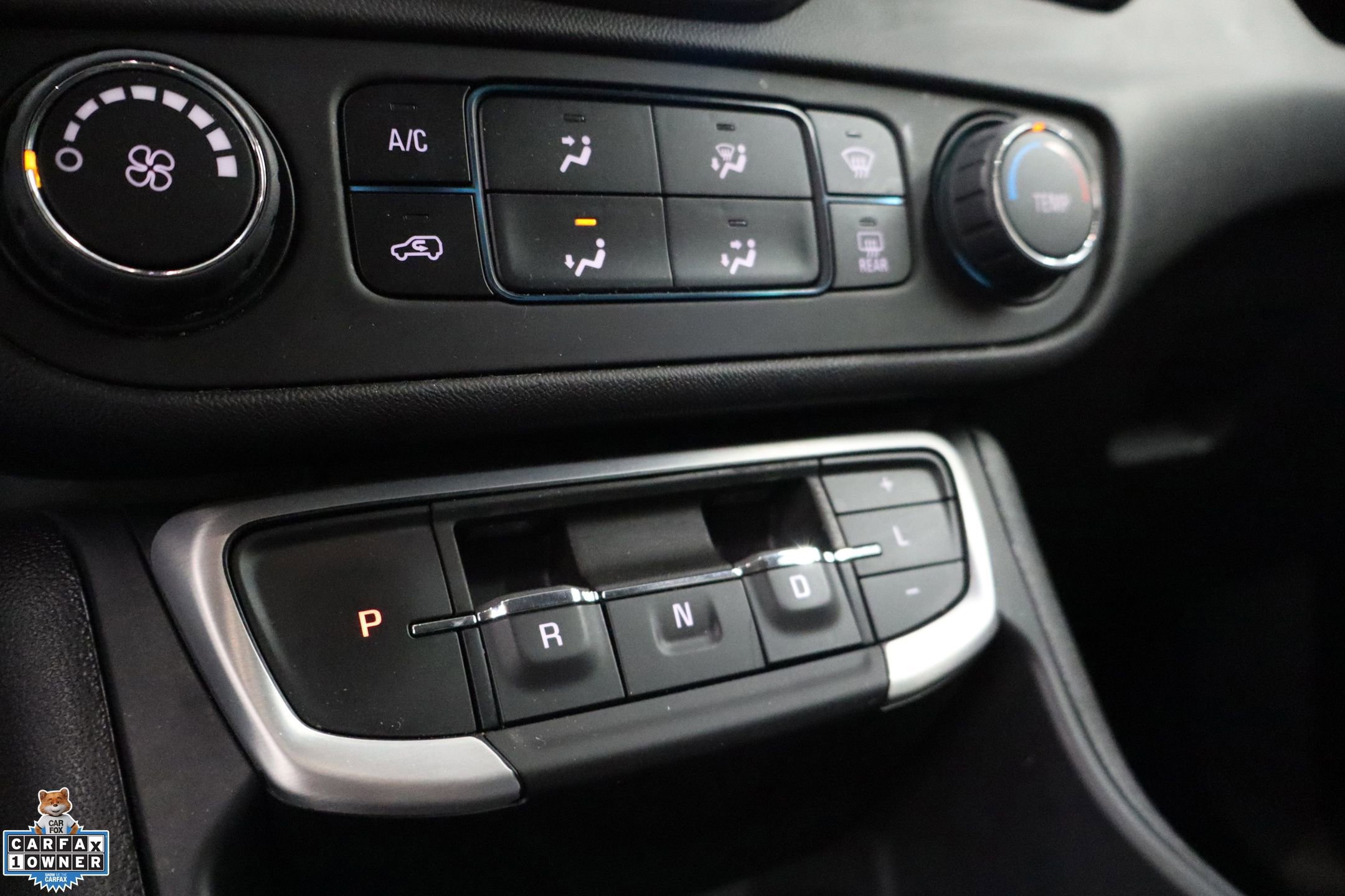 Used 2024 GMC Terrain SLE image 25