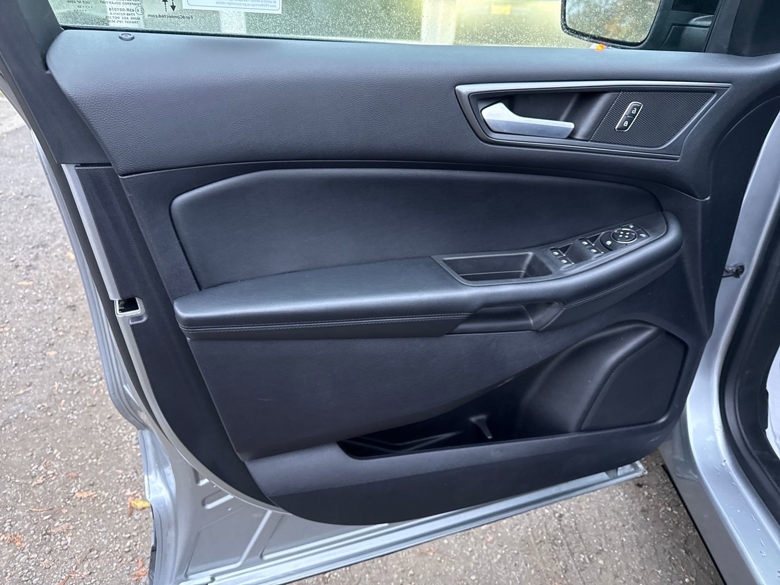 Certified 2022 Ford Edge SE w/ Black Appearance Package image 10