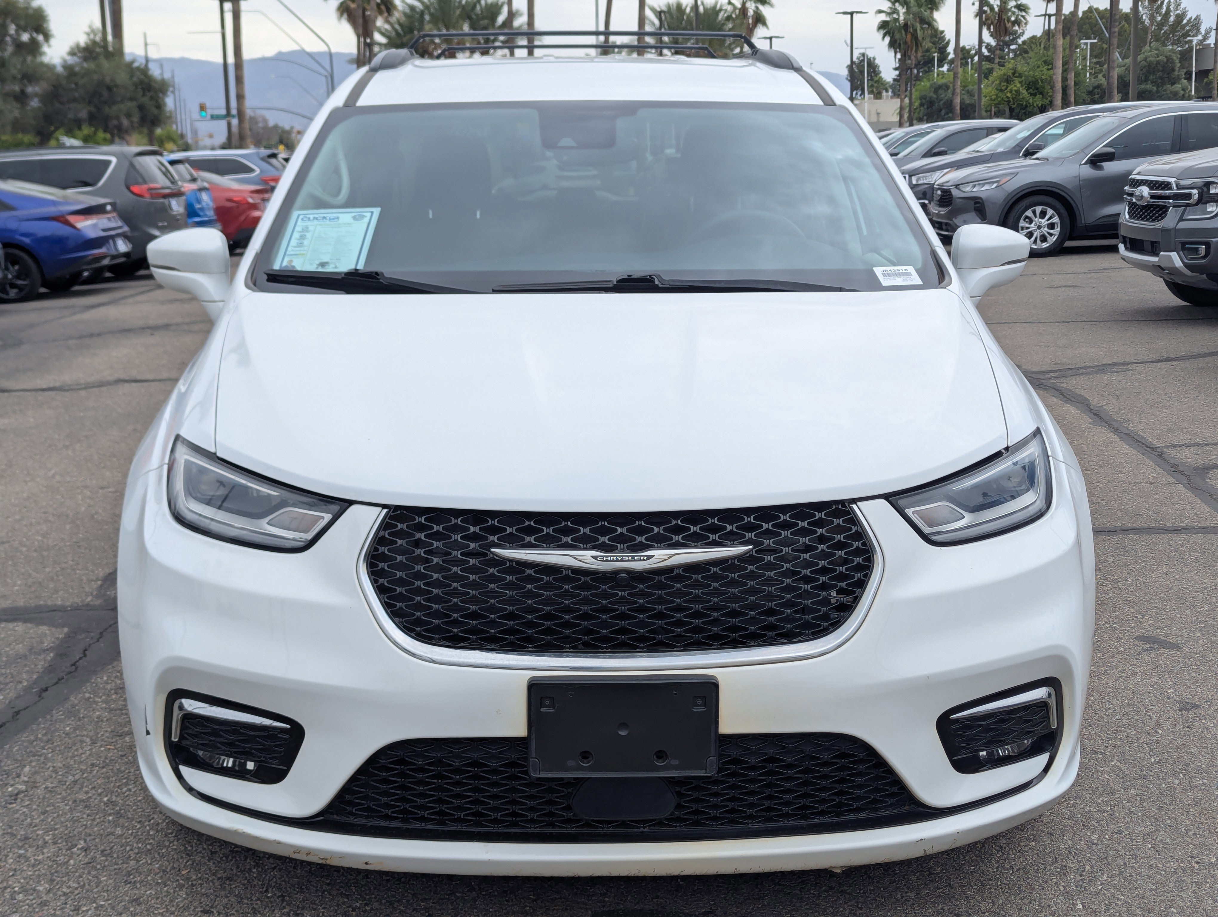 Used 2022 Chrysler Pacifica Touring-L image 6