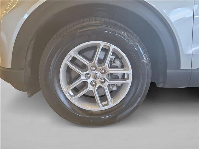 Certified 2025 Ford Explorer Active AWD/4WD image 25