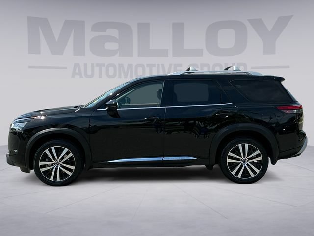 Used 2024 Nissan Pathfinder Platinum AWD/4WD image 2