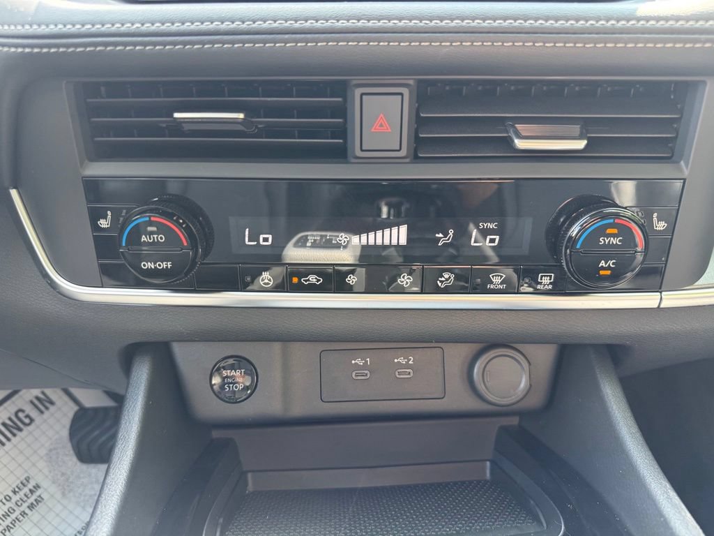Used 2024 Nissan Rogue SV w/ SV Premium Package AWD/4WD image 19
