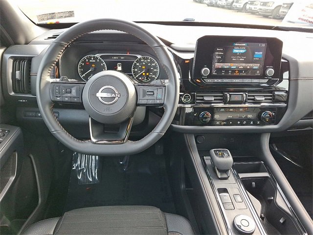 Used 2023 Nissan Pathfinder Rock Creek image 11