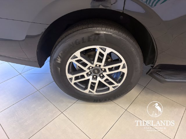 Certified 2025 Ford Expedition Active RWD image 35