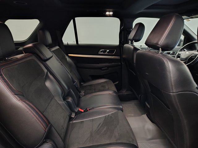 Certified 2018 Ford Explorer XLT w/ Equipment Group 202A AWD/4WD image 17