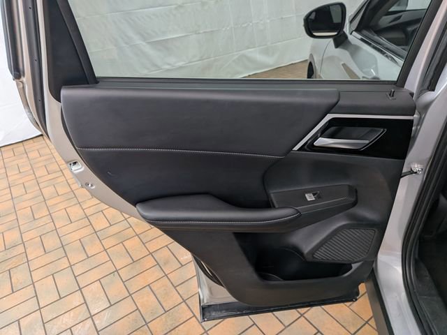 Used 2024 Mitsubishi Outlander SE image 20