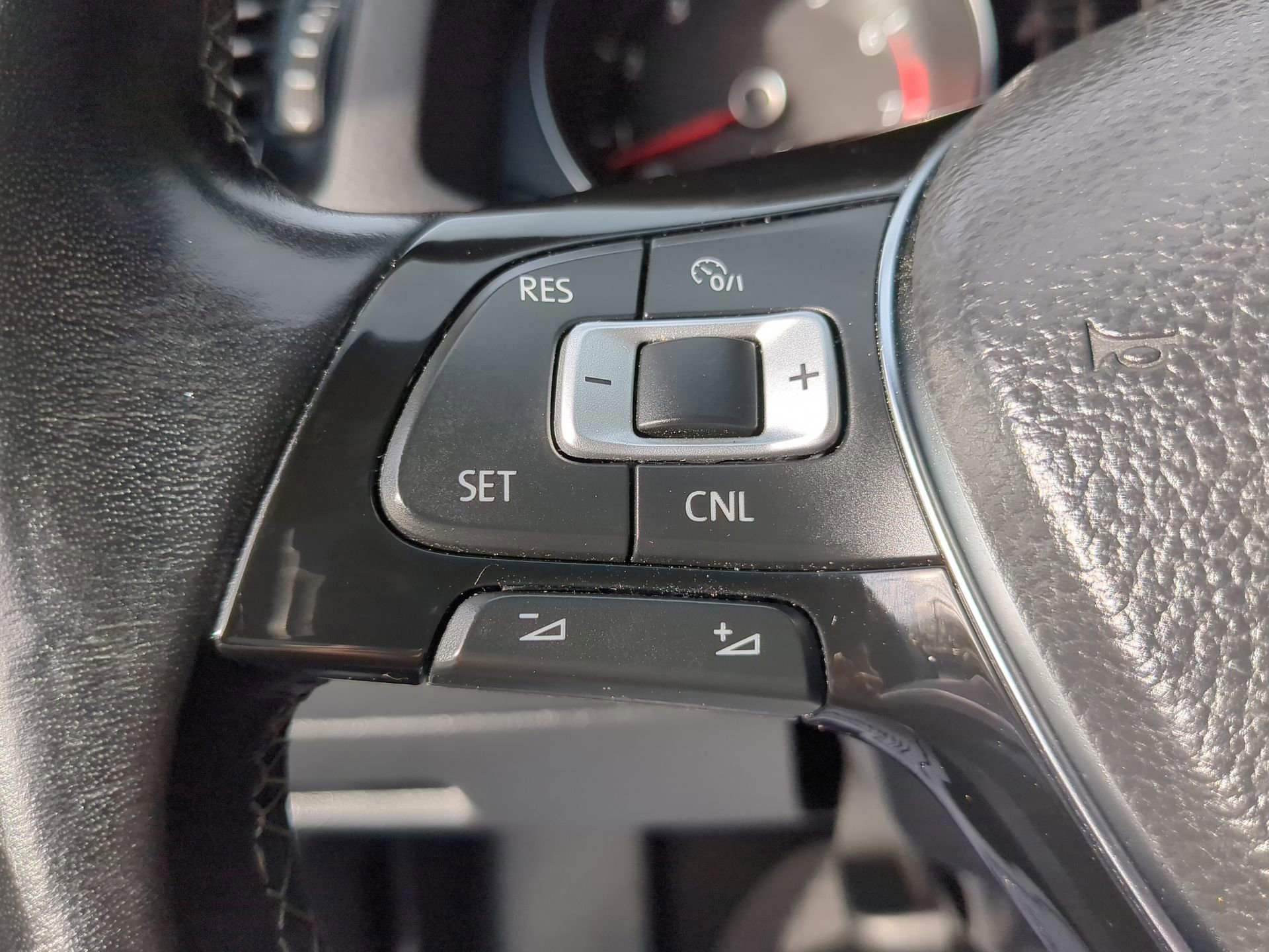 Used 2018 Volkswagen Passat GT image 56