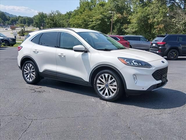 Certified 2022 Ford Escape Titanium FWD image 2