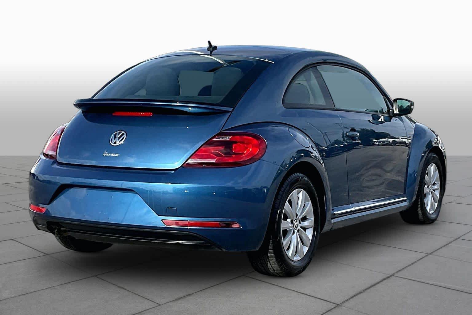 Used 2019 Volkswagen Beetle 2.0T S FWD image 11