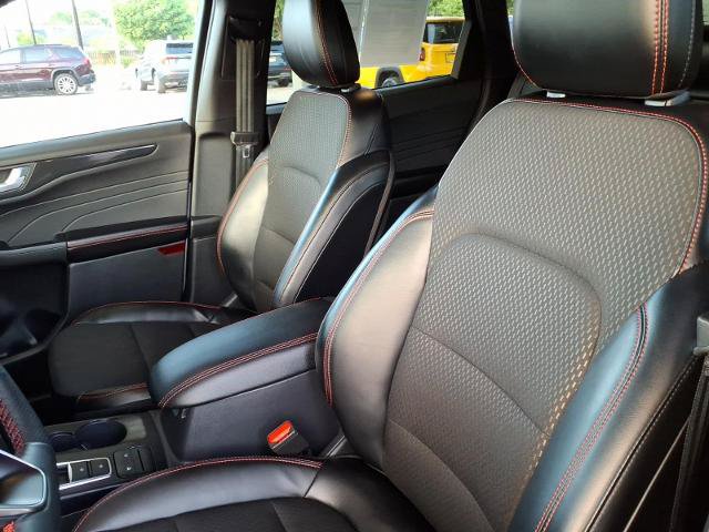 Certified 2025 Ford Escape ST-Line Select AWD/4WD image 11