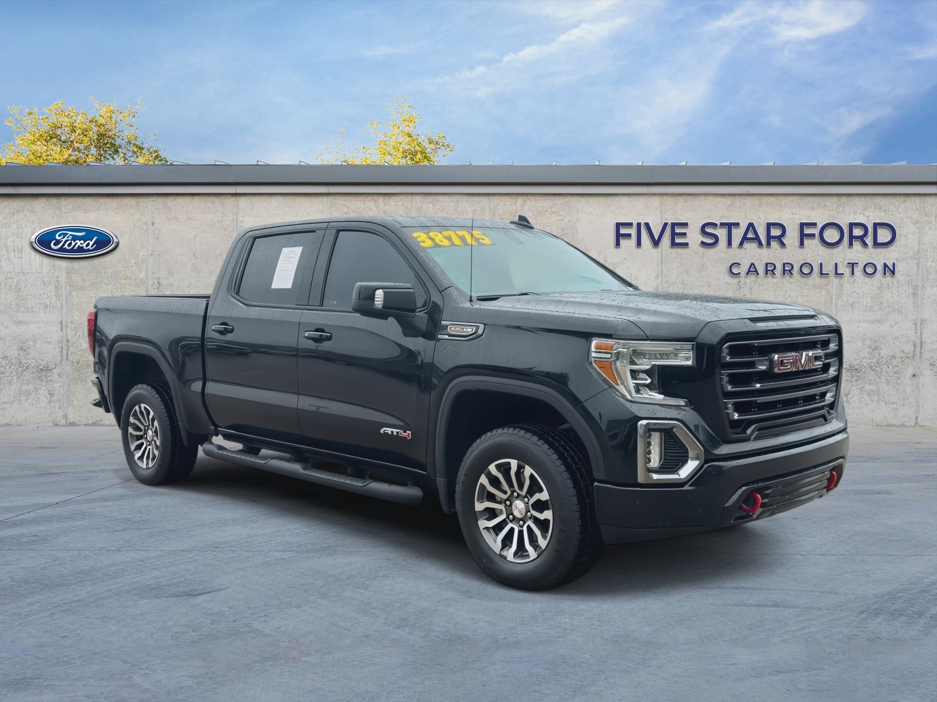 Used 2022 GMC Sierra 1500 AT4 w/ AT4 Preferred Package AWD/4WD image 2
