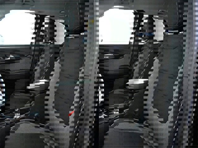 Used 2023 Chevrolet TrailBlazer LT image 16