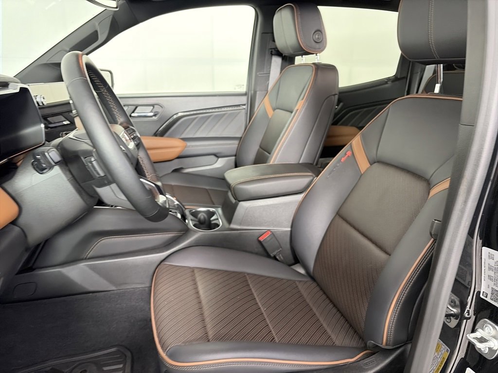 Used 2024 GMC Canyon AT4 w/ AT4 Premium Package image 11