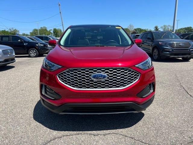 Certified 2024 Ford Edge SEL w/ Convenience Package AWD/4WD image 2