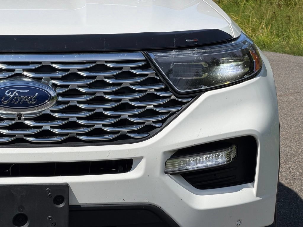 Certified 2024 Ford Explorer Platinum w/ Technology Package AWD/4WD image 2