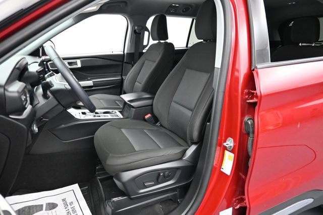 Certified 2023 Ford Explorer XLT RWD image 11