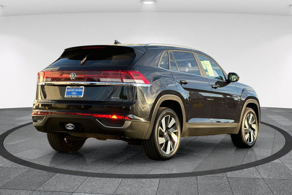 Used 2024 Volkswagen Atlas Cross Sport SE image 4