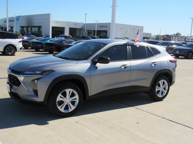 Used 2026 Chevrolet Trax LS w/ Driver Confidence Package FWD image 3